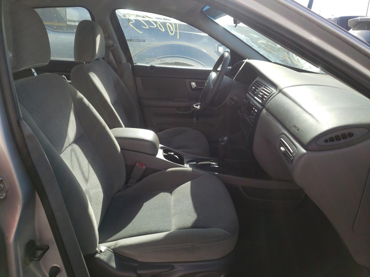Photo 5 from auction – 2000 FORD TAURUS SEL with VIN 1FAFP56S3YG192311
