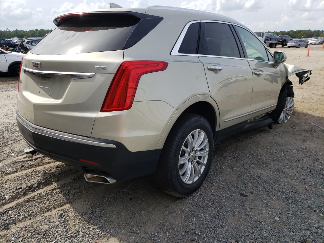 Photo 4 from auction – 2017 CADILLAC XT5 with VIN 1GYKNARS3HZ178135