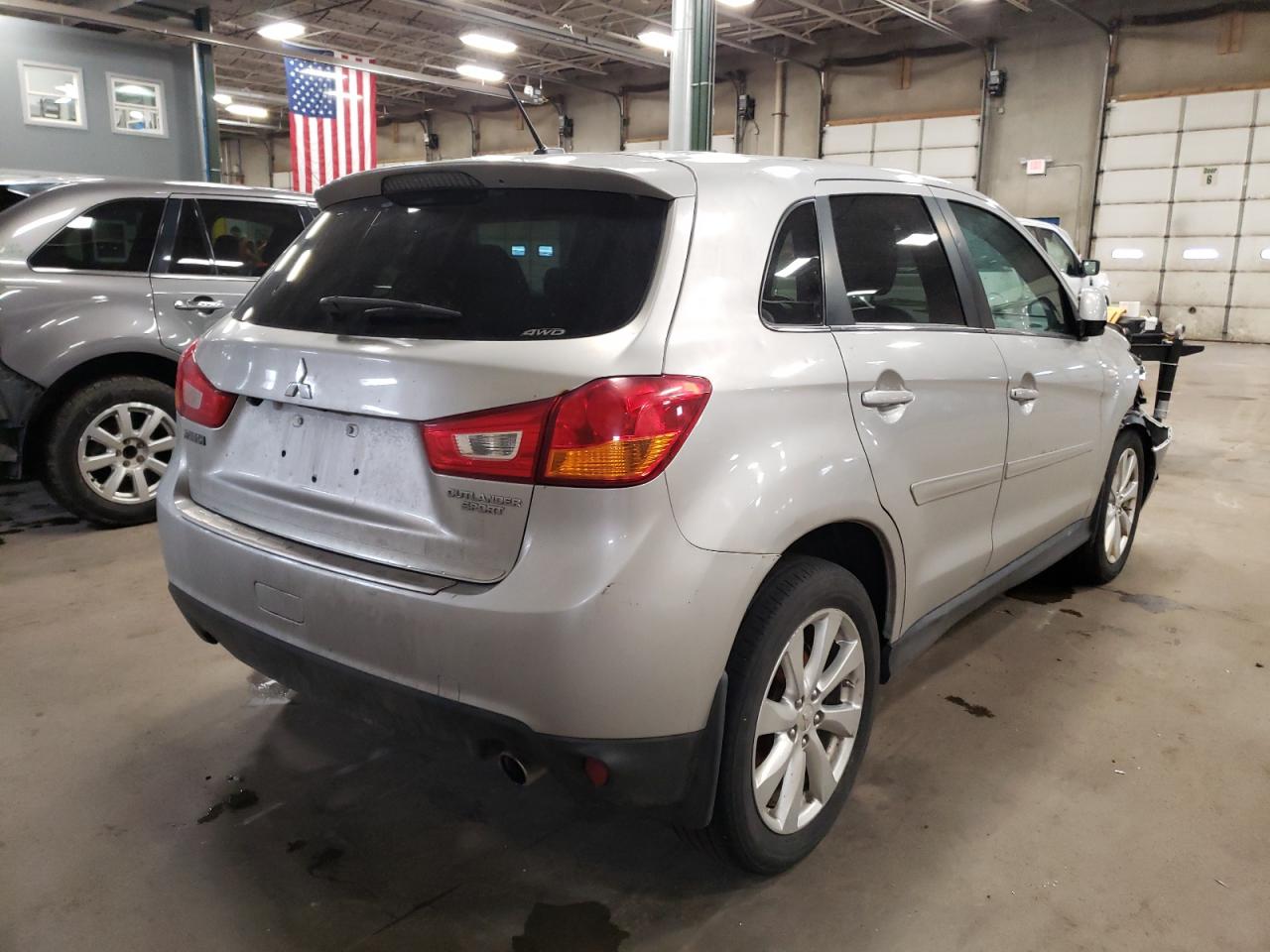 Photo 4 from auction – 2015 MITSUBISHI OUTLANDER with VIN 4A4AR4AU9FE013658