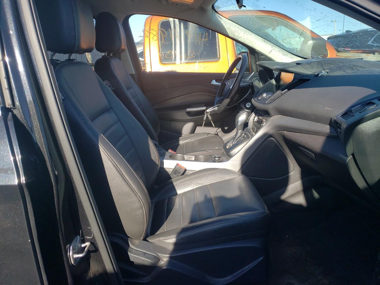 Photo 5 from auction – 2014 FORD ESCAPE SE with VIN 1FMCU9GX7EUD37950