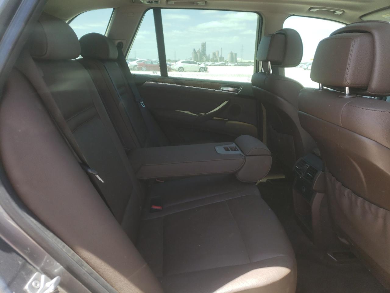Photo 6 from auction – 2010 BMW X5 XDRIVE3 with VIN 5UXFF0C59ALT77621