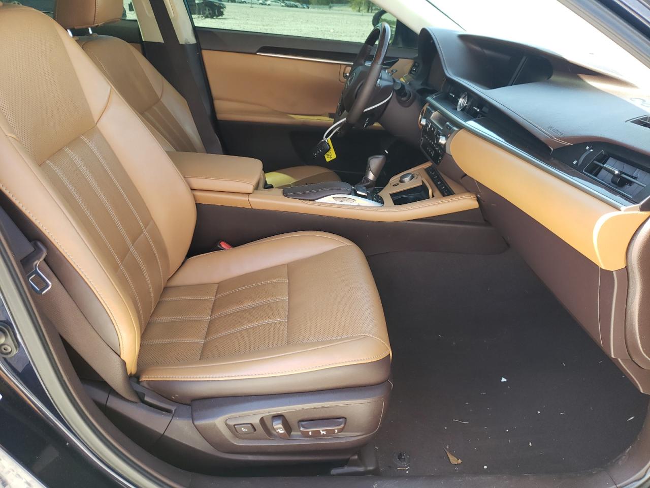 Photo 5 from auction – 2017 LEXUS ES 350 with VIN 58ABK1GG1HU063001