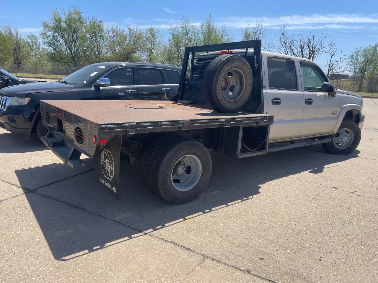 Photo 4 from auction – 2005 CHEVROLET SILVERADO with VIN 1GBJK33295F897275