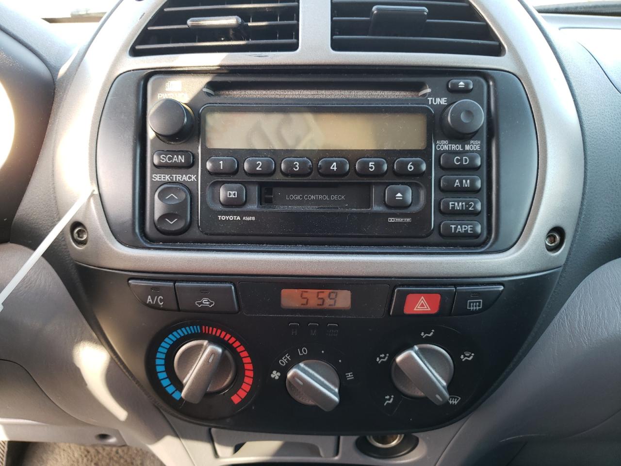 Photo 9 from auction – 2001 TOYOTA RAV4 with VIN JTEHH20V810124694