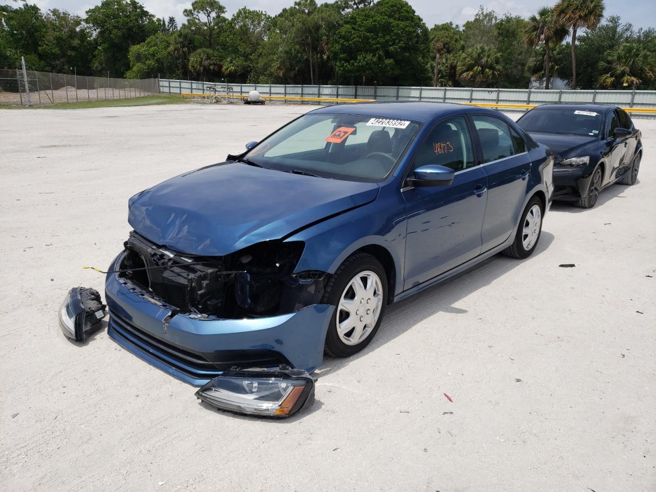 Photo 2 from auction – 2017 VOLKSWAGEN JETTA S with VIN 3VW2B7AJ9HM261832