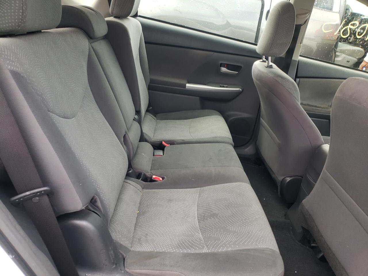 Photo 6 from auction – 2013 TOYOTA PRIUS V with VIN JTDZN3EU5D3287491