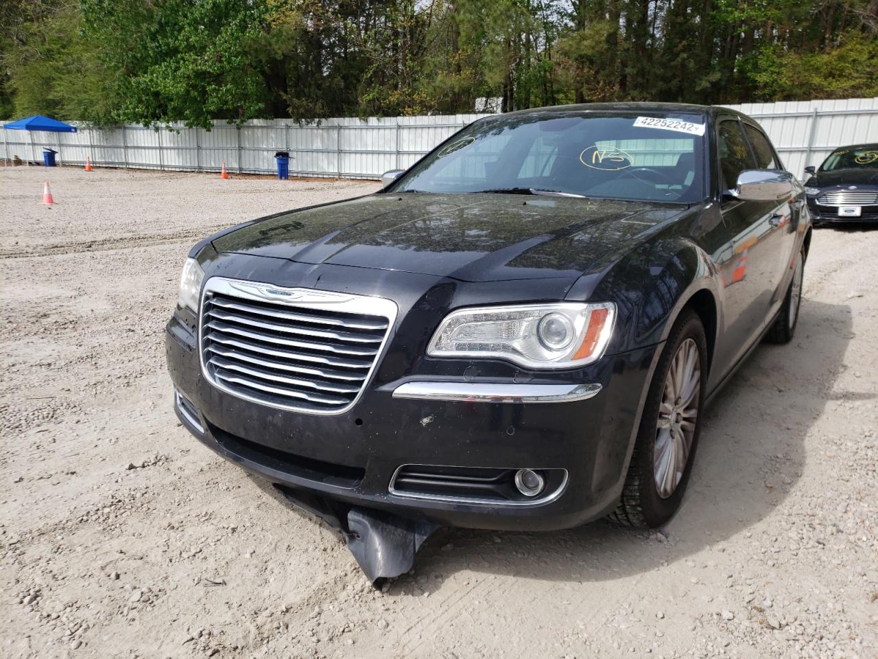 Photo 2 from auction – 2014 CHRYSLER 300C with VIN 2C3CCAKT3EH144408