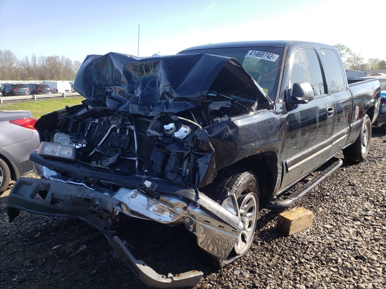Photo 2 from auction – 2005 CHEVROLET SILVERADO with VIN 1GCEK19BX5E267375