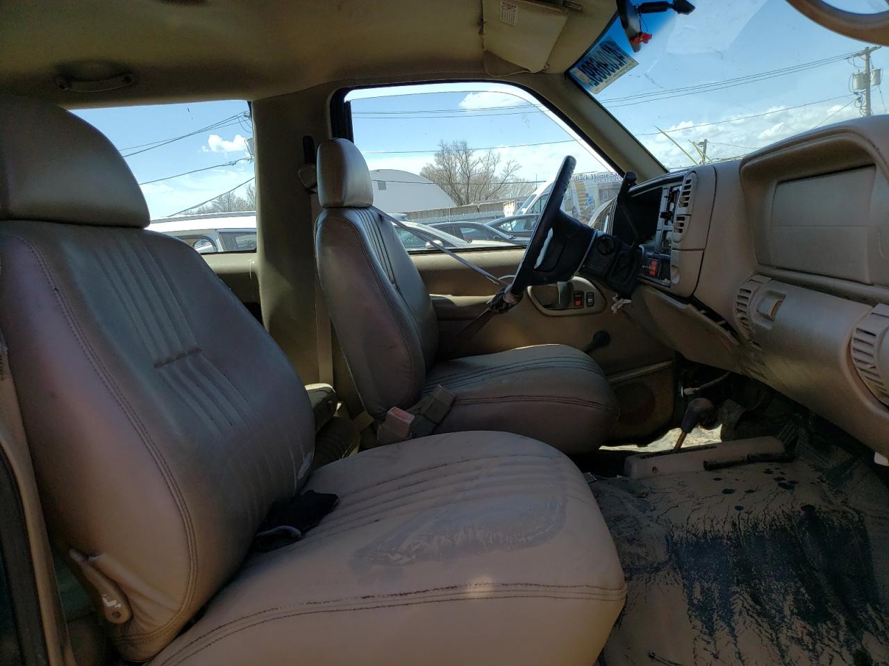 Photo 5 from auction – 1997 GMC YUKON with VIN 3GKEK18R6VG521563