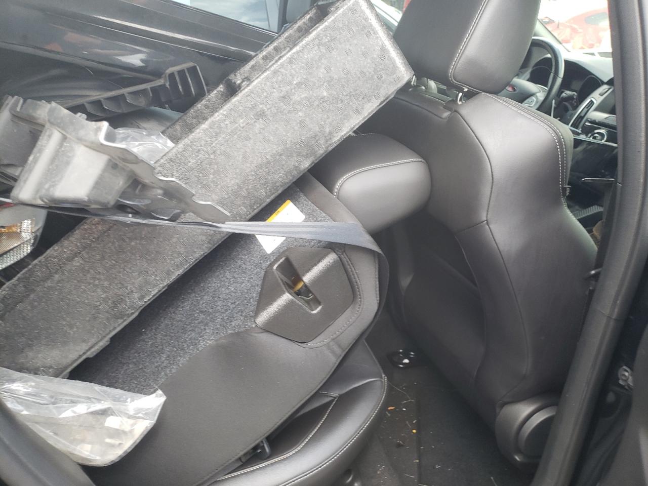 Photo 6 from auction – 2017 FORD FOCUS ST with VIN 1FADP3L91HL326575