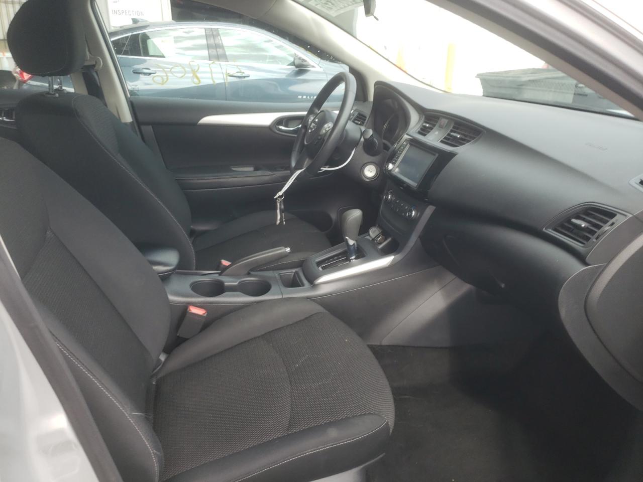Photo 5 from auction – 2019 NISSAN SENTRA S with VIN 3N1AB7AP1KY302248