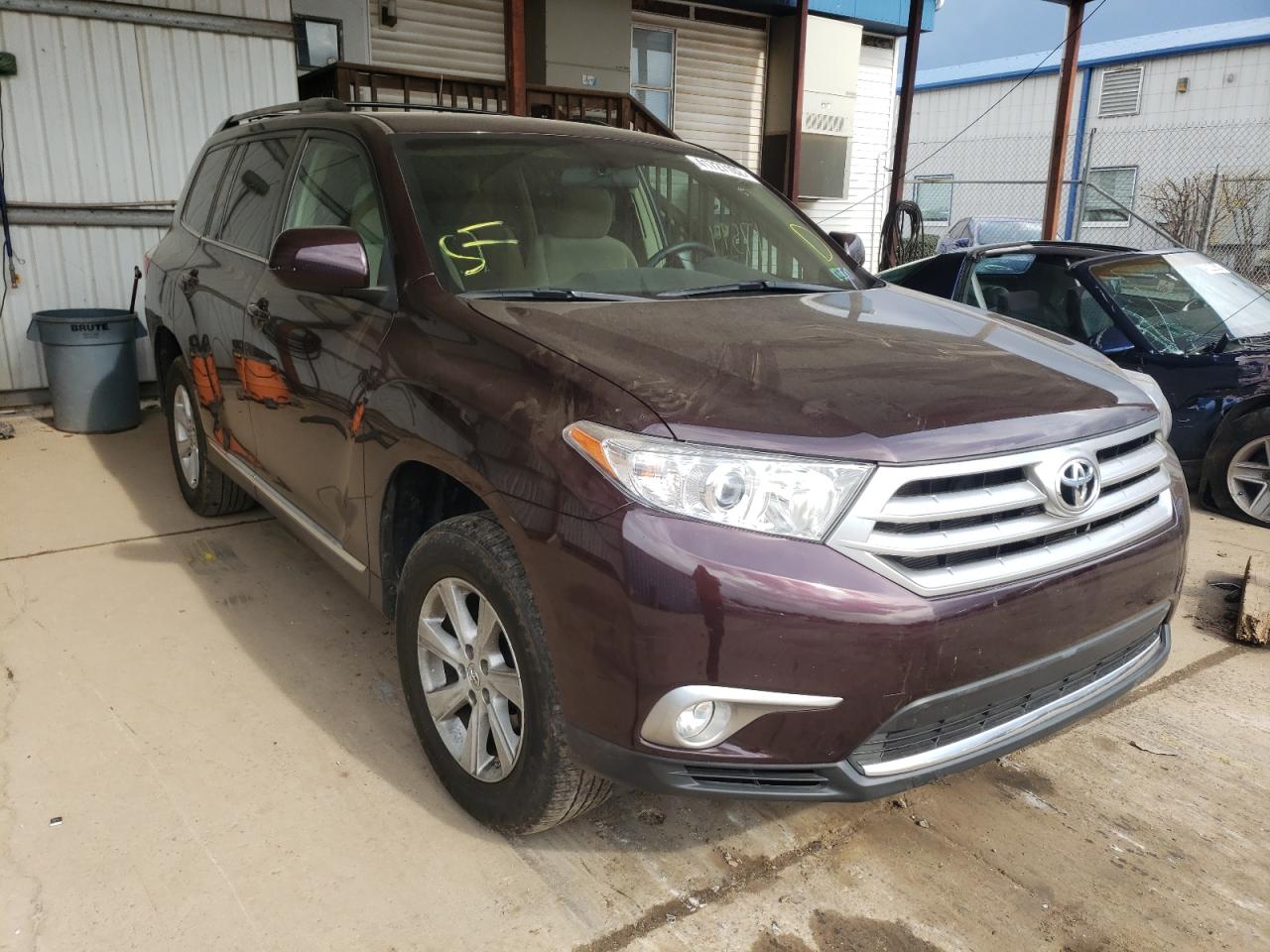 TOYOTA HIGHLANDER 2013 with VIN 5TDBK3EH5DS267592 - Photo from auction