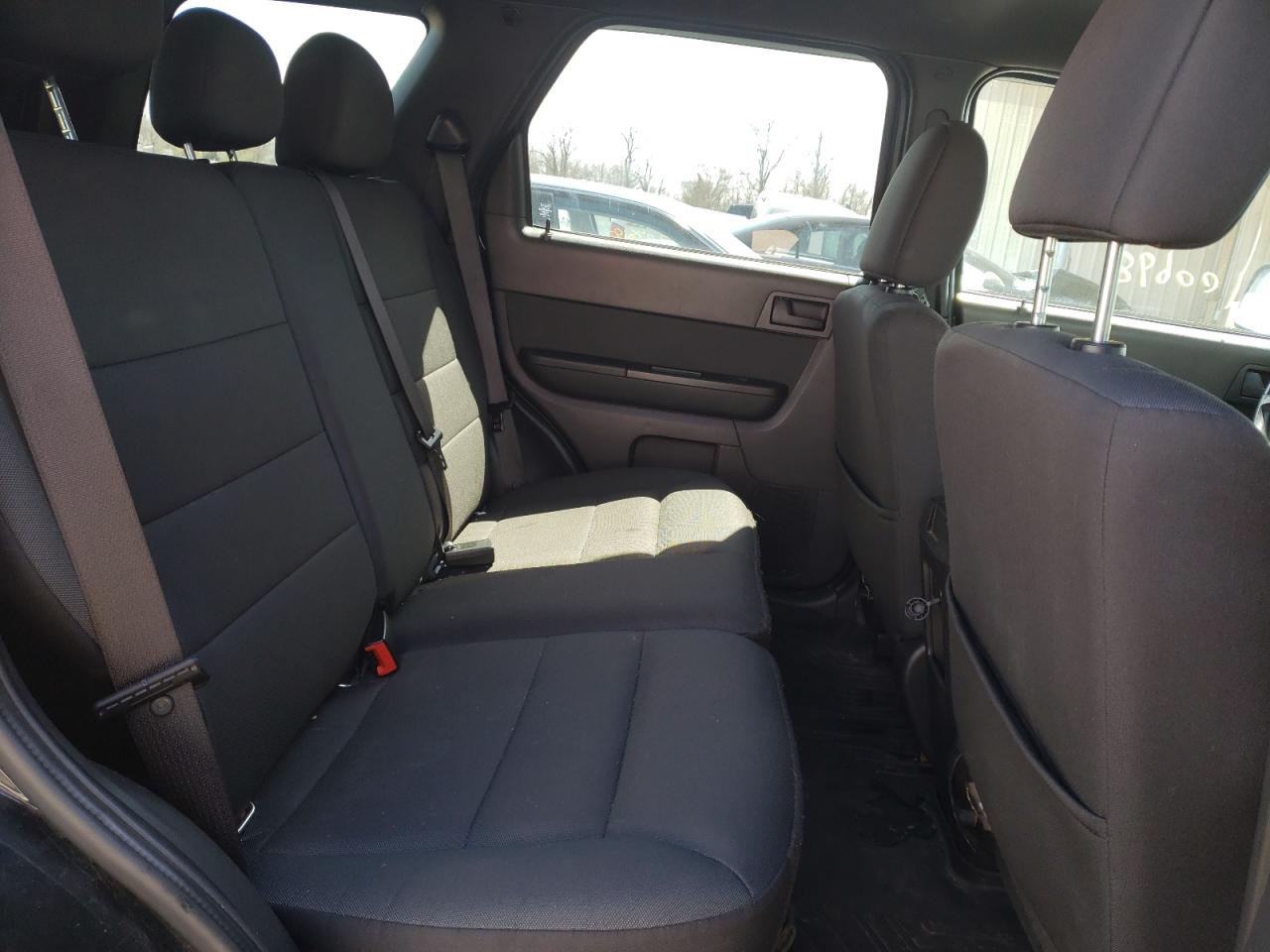 Photo 6 from auction – 2011 FORD ESCAPE XLT with VIN 1FMCU9DG9BKA77661
