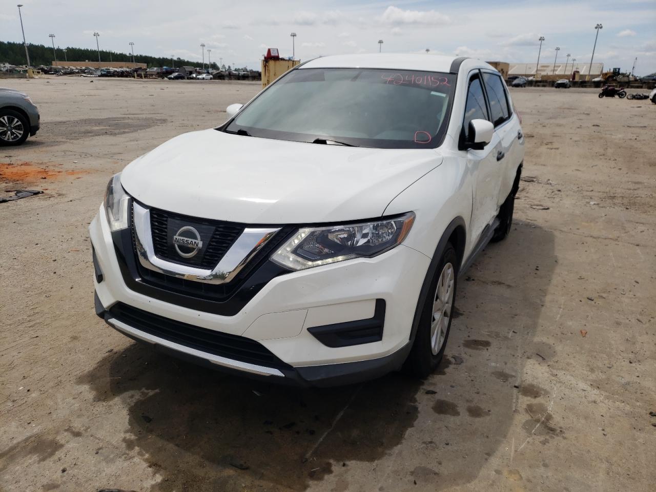 Photo 2 from auction – 2017 NISSAN ROGUE S with VIN KNMAT2MV2HP597460