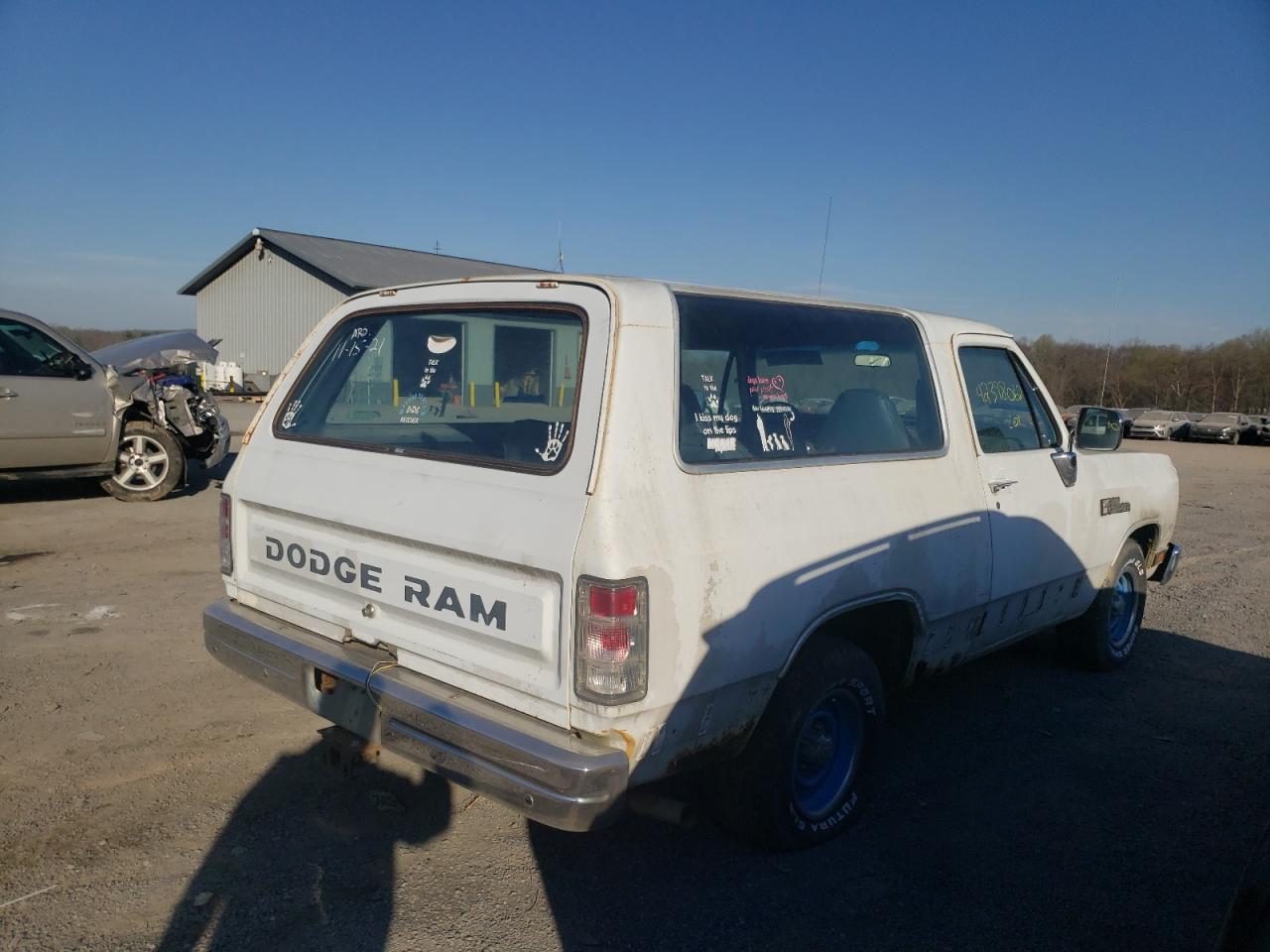 Photo 4 from auction – 1989 DODGE RAMCHARGER with VIN 3B4GE07Y8KM930317