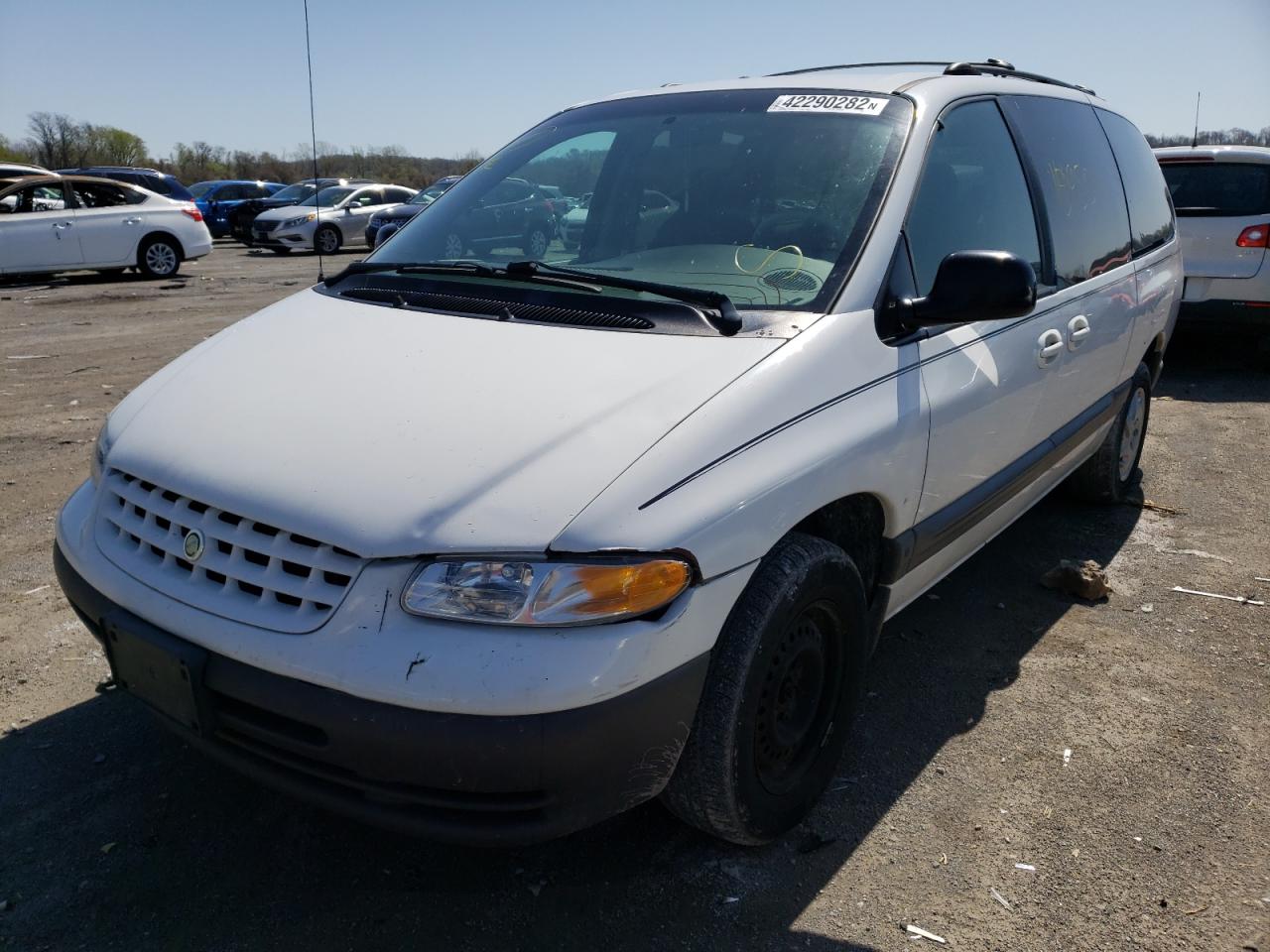 Photo 2 from auction – 2000 CHRYSLER GRAND VOYA with VIN 1C4GJ44G6YB757804