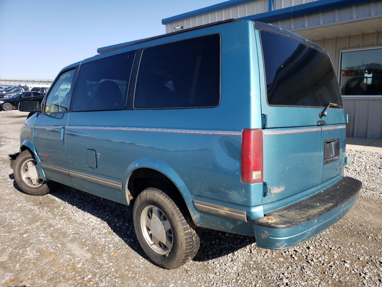 Photo 3 from auction – 1996 CHEVROLET ASTRO with VIN 1GNEL19W1TN150774