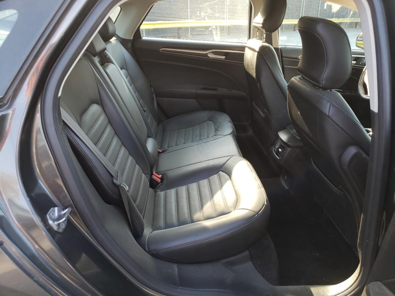 Photo 6 from auction – 2016 FORD FUSION SE with VIN 3FA6P0HD2GR374381