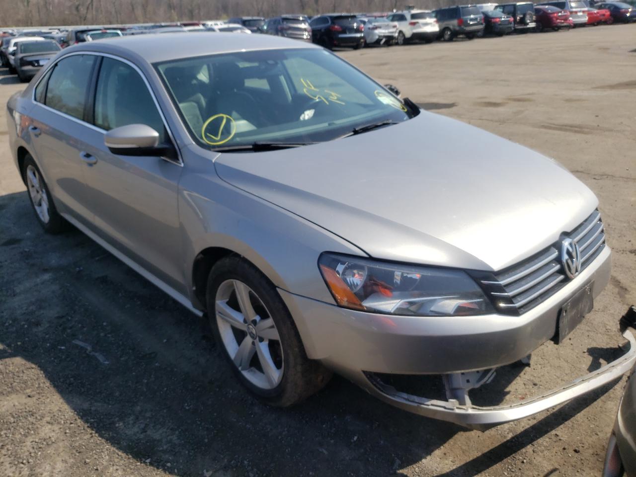 VOLKSWAGEN PASSAT SE 2014 с VIN 1VWBP7A37EC006211 - Фото с аукциона