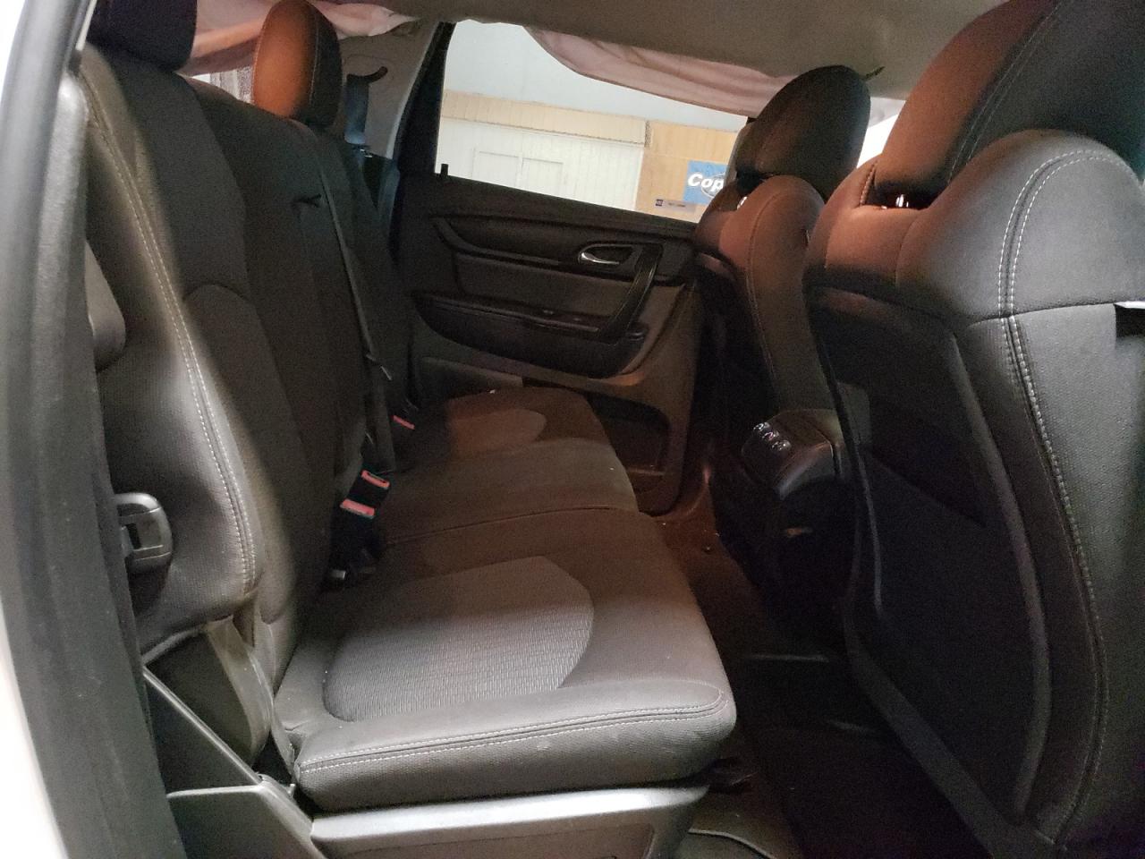 Photo 6 from auction – 2017 CHEVROLET TRAVERSE L with VIN 1GNKVGKD5HJ122482