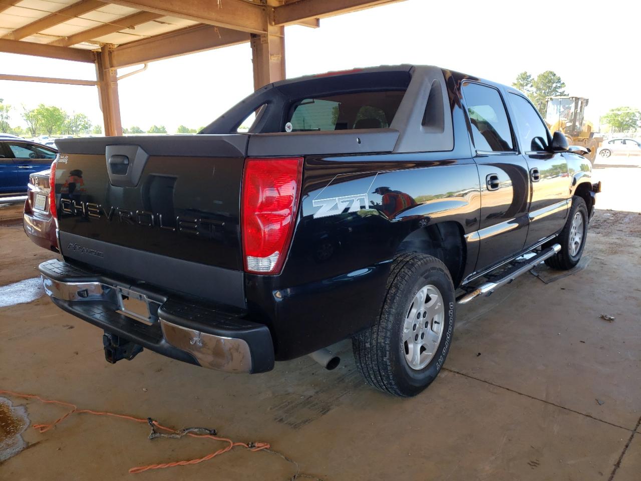 Photo 4 from auction – 2004 CHEVROLET AVALANCHE with VIN 3GNEK12T74G130993