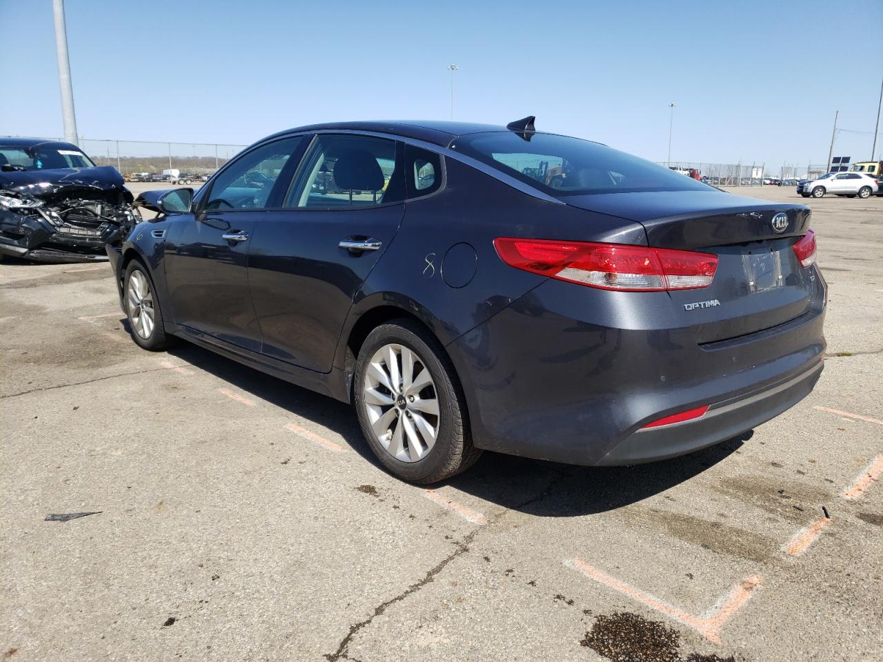 Photo 3 from auction – 2018 KIA OPTIMA EX with VIN 5XXGU4L34JG205658