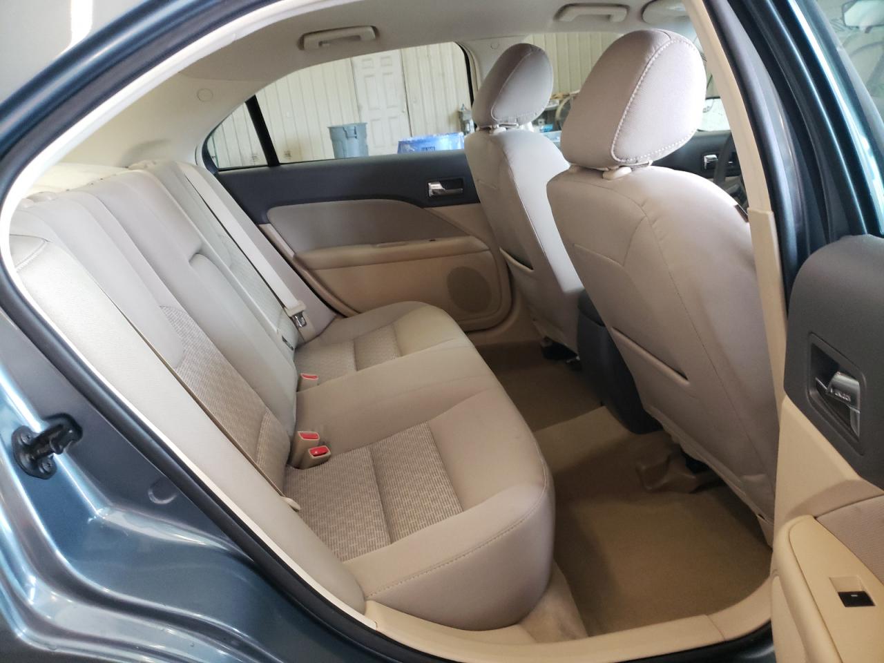 Photo 6 from auction – 2011 FORD FUSION SE with VIN 3FAHP0HA4BR102941