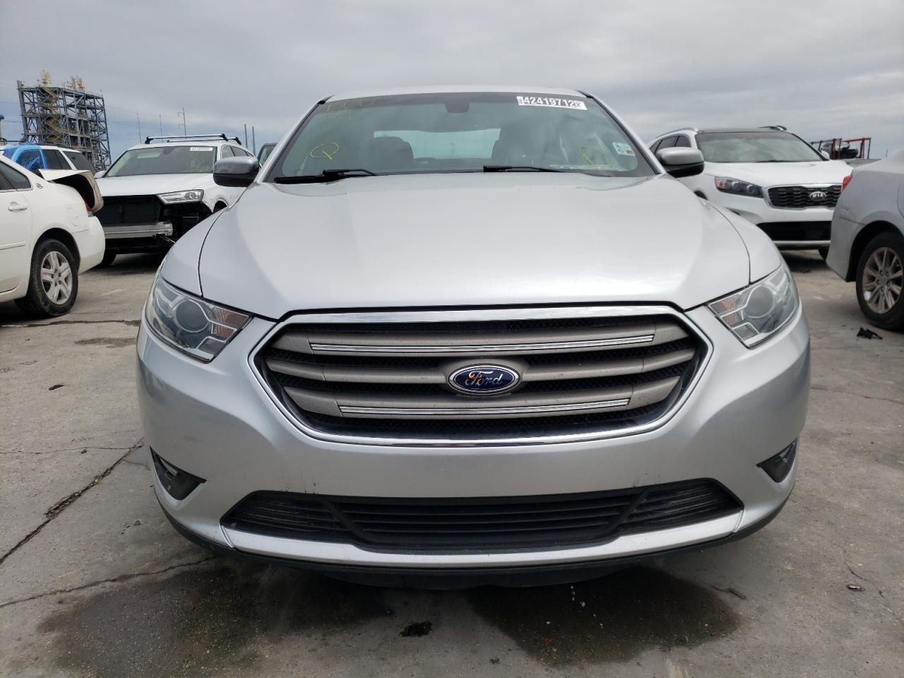 Photo 9 from auction – 2016 FORD TAURUS SEL with VIN 1FAHP2E83GG111688