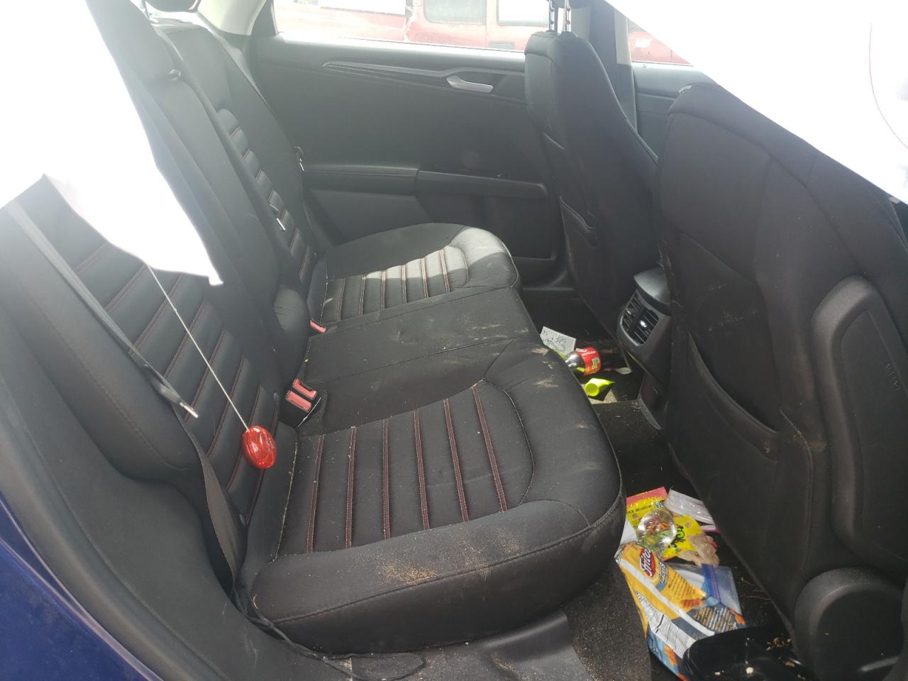 Photo 6 from auction – 2016 FORD FUSION SE with VIN 3FA6P0T98GR208255