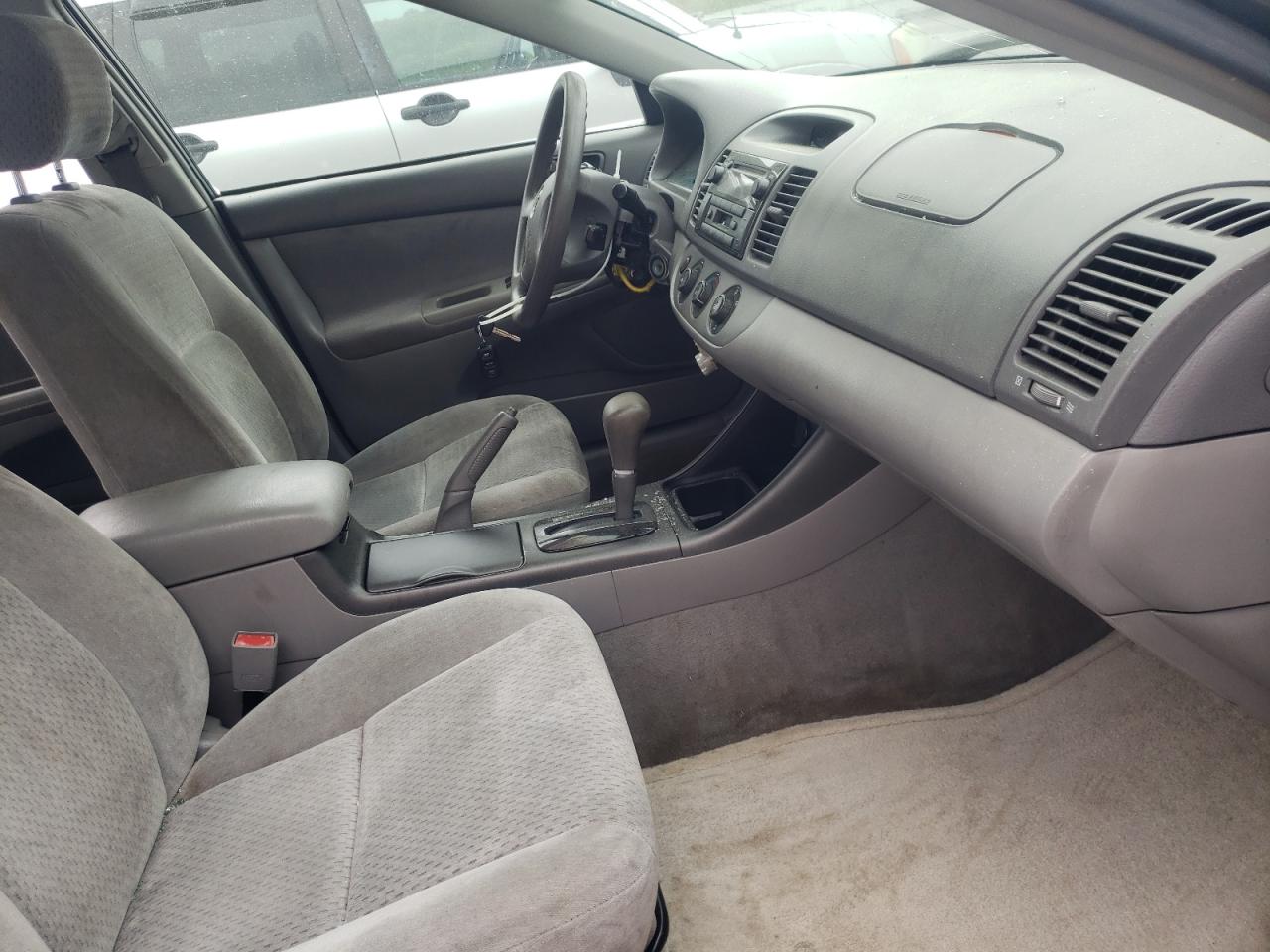 Photo 5 from auction – 2003 TOYOTA CAMRY LE with VIN 4T1BE32K43U746115
