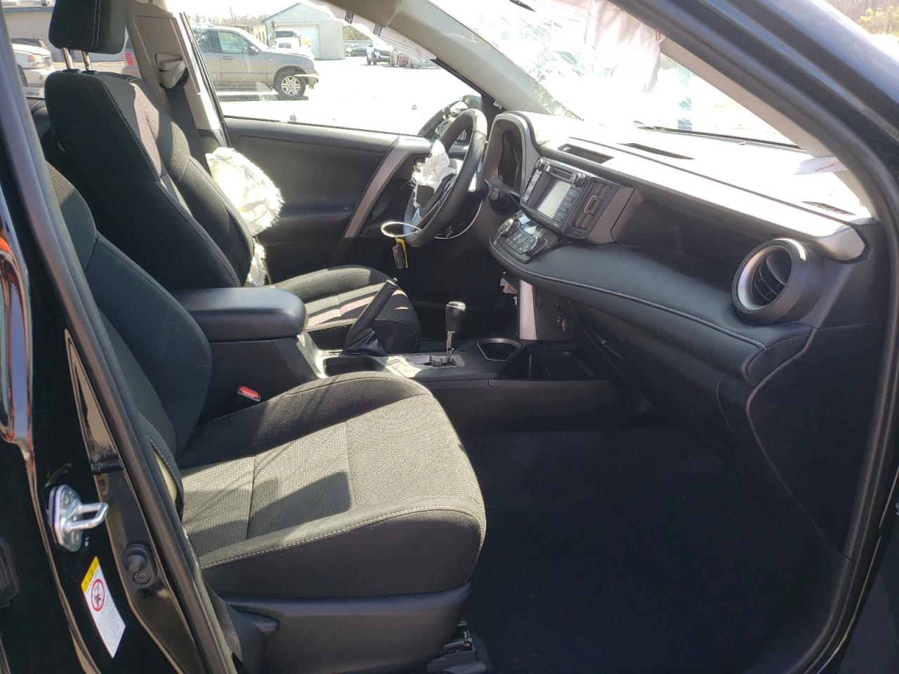 Photo 5 from auction – 2018 TOYOTA RAV4 ADVEN with VIN 2T3RFREVXJW850200