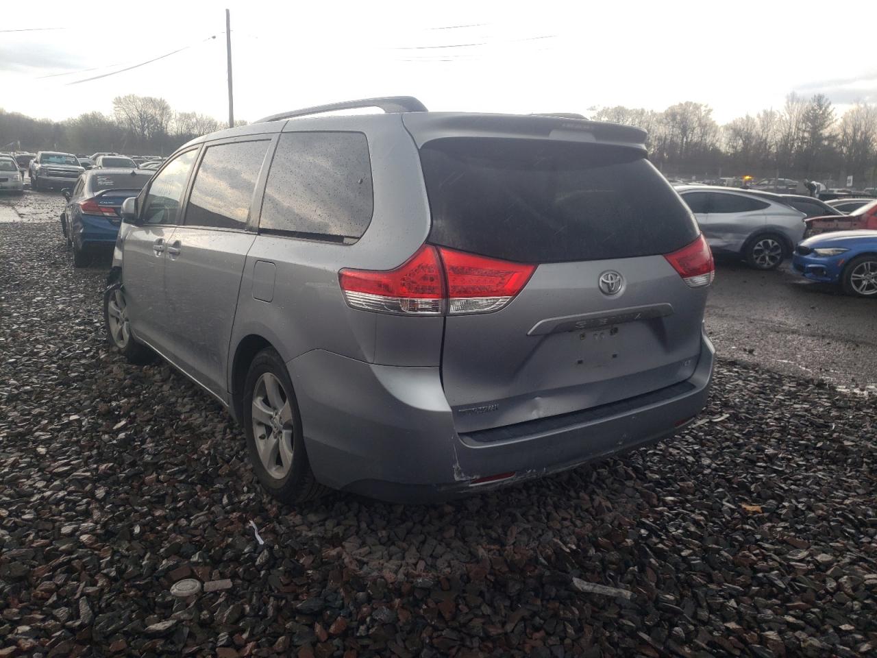 Photo 3 from auction – 2011 TOYOTA SIENNA LE with VIN 5TDKK3DCXBS093523