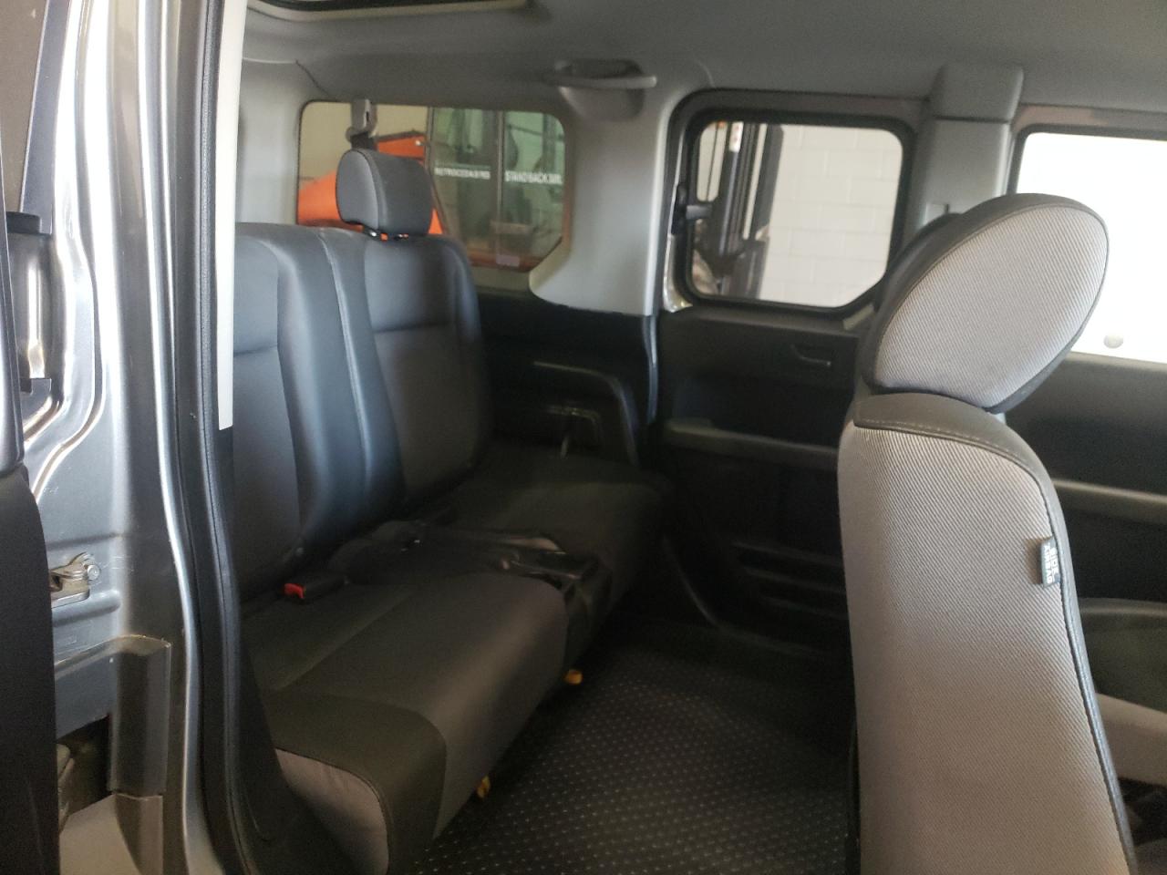 Photo 6 from auction – 2005 HONDA ELEMENT with VIN 5J6YH27665L033618