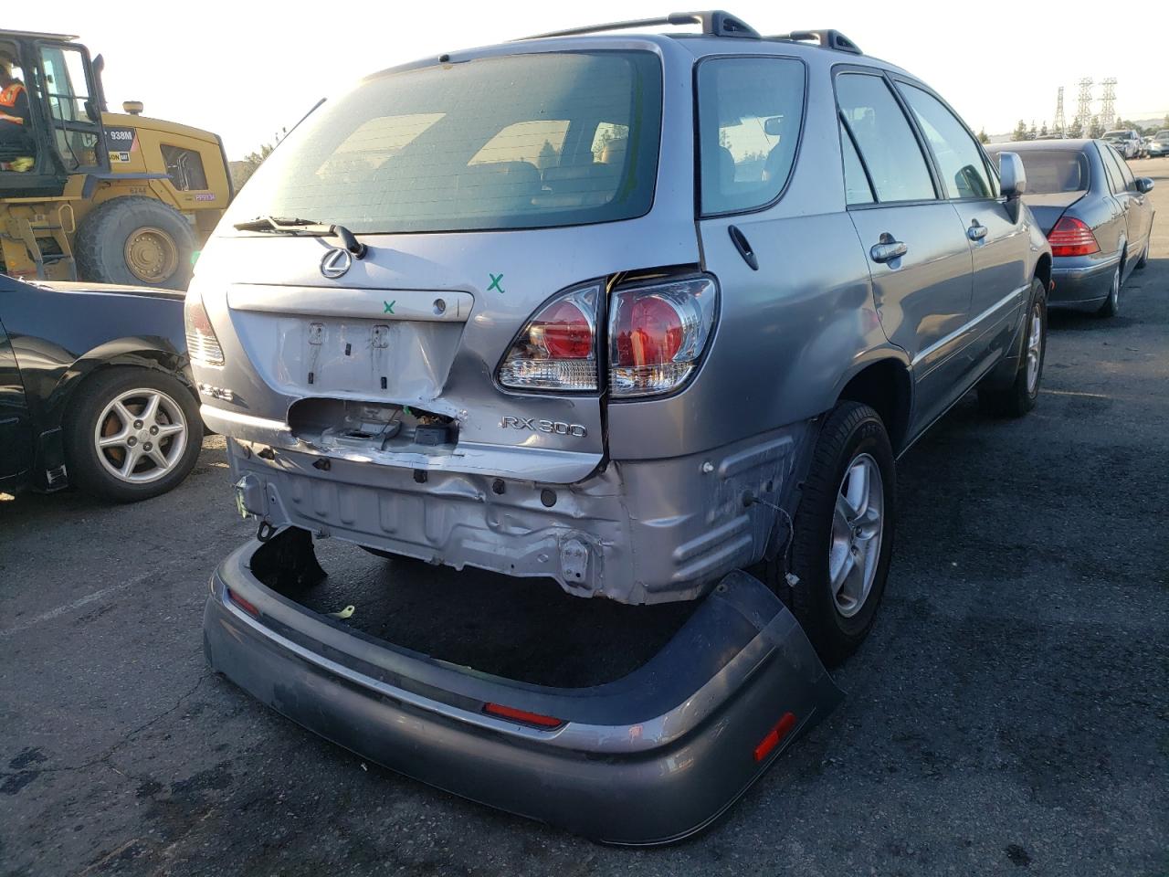 Photo 4 from auction – 2003 LEXUS RX 300 with VIN JTJHF10U030299386