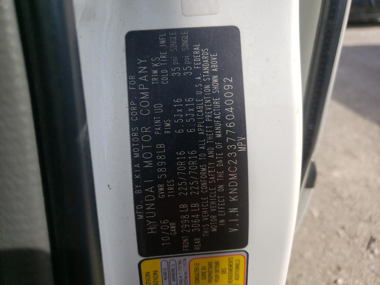 Photo 10 from auction – 2007 HYUNDAI ENTOURAGE with VIN KNDMC233776040092