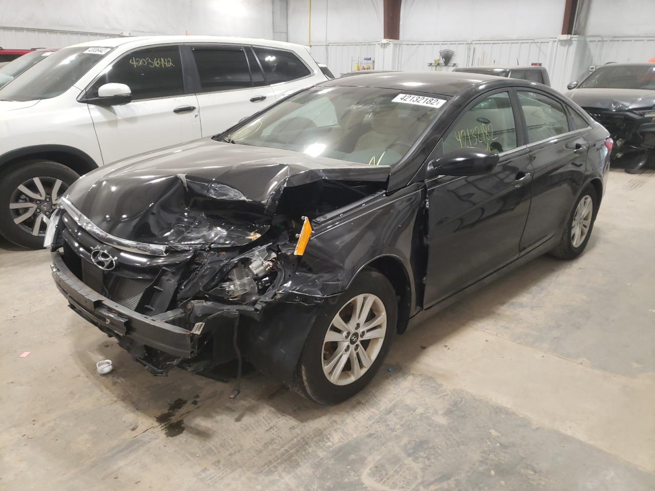 Photo 2 from auction – 2013 HYUNDAI SONATA GLS with VIN 5NPEB4AC9DH726013
