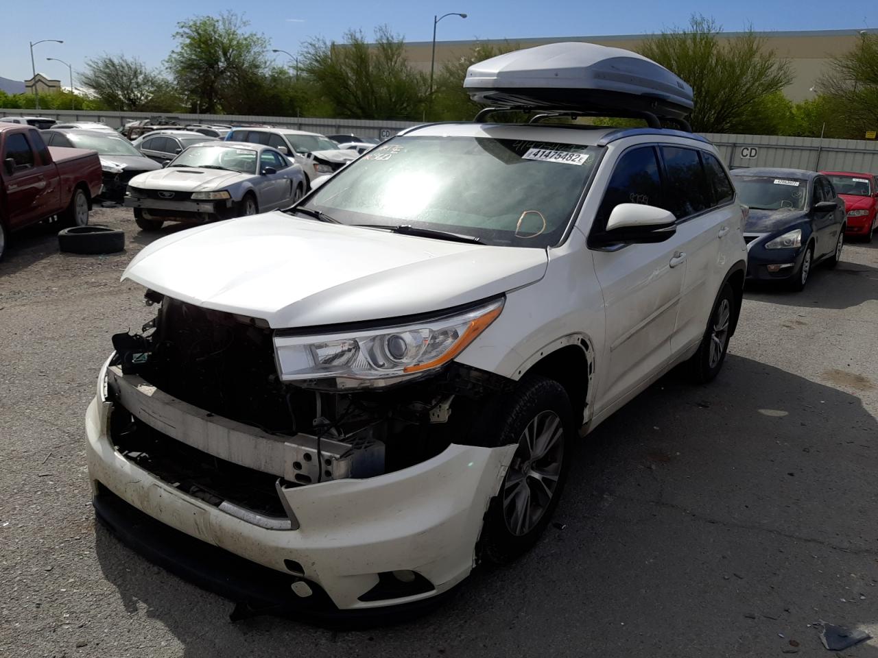 Photo 2 from auction – 2014 TOYOTA HIGHLANDER with VIN 5TDJKRFH5ES023181