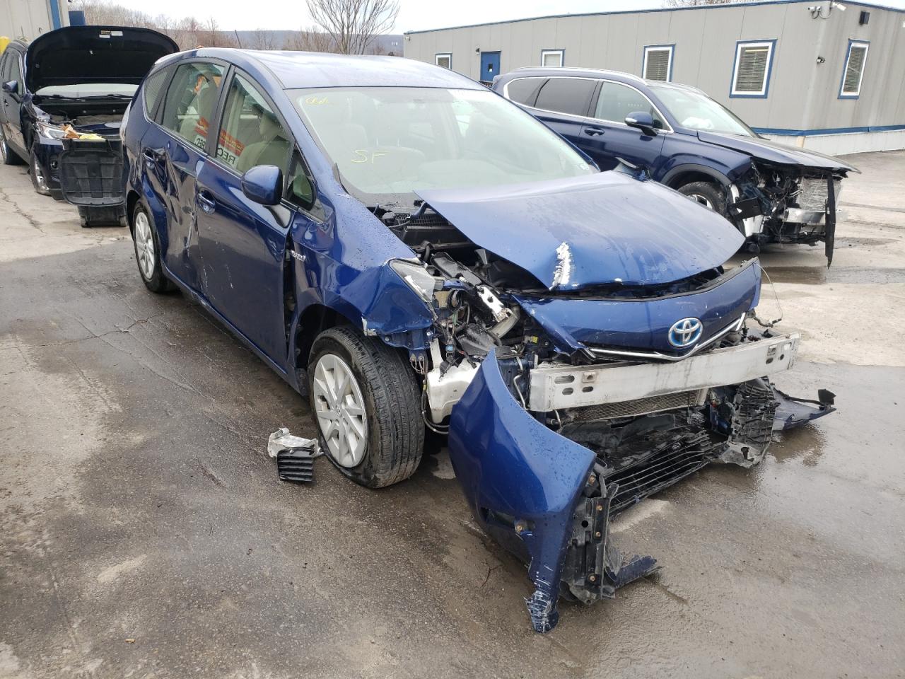 TOYOTA PRIUS V 2014 with VIN JTDZN3EU0E3321435 - Photo from auction