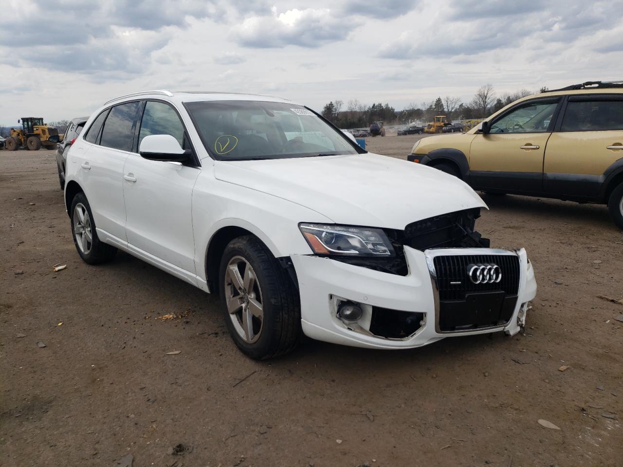 AUDI Q5 PREMIUM 2010 with VIN WA1LKAFP6AA067337 - Photo from auction