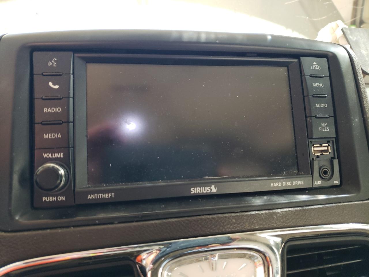 Photo 9 from auction – 2014 CHRYSLER TOWN & COU with VIN 2C4RC1CG8ER319916