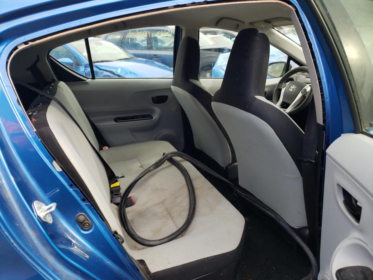 Photo 6 from auction – 2014 TOYOTA PRIUS C with VIN JTDKDTB31E1565249