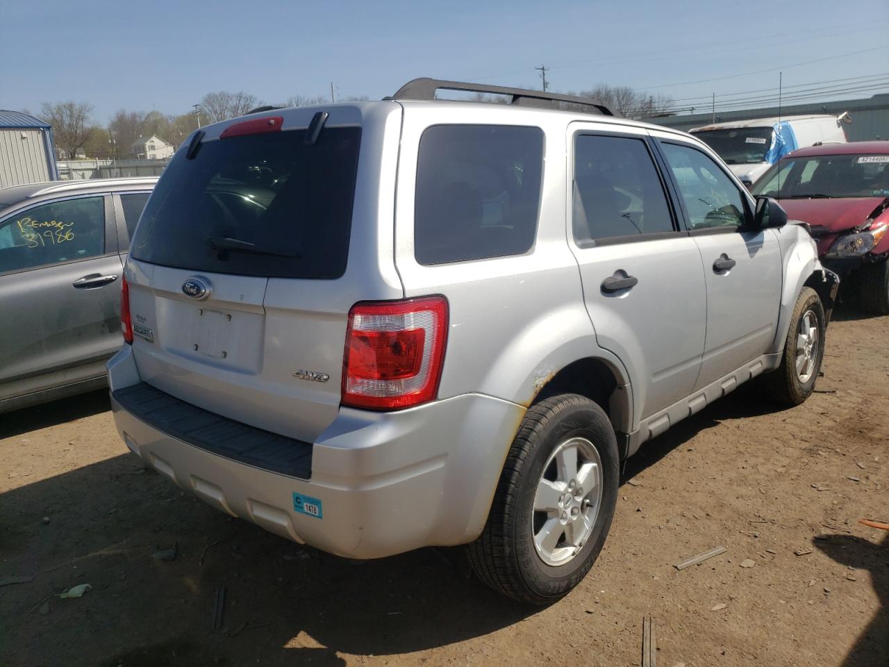 Photo 4 from auction – 2009 FORD ESCAPE XLT with VIN 1FMCU93799KB28104