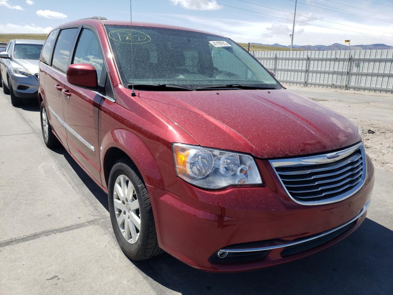 Photo 1 from auction – 2015 CHRYSLER TOWN & COU with VIN 2C4RC1BG0FR718080