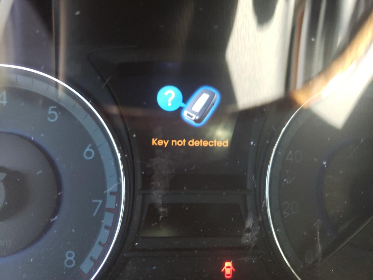 Photo 8 from auction – 2011 HYUNDAI EQUUS SIGN with VIN KMHGH4JF3BU038864