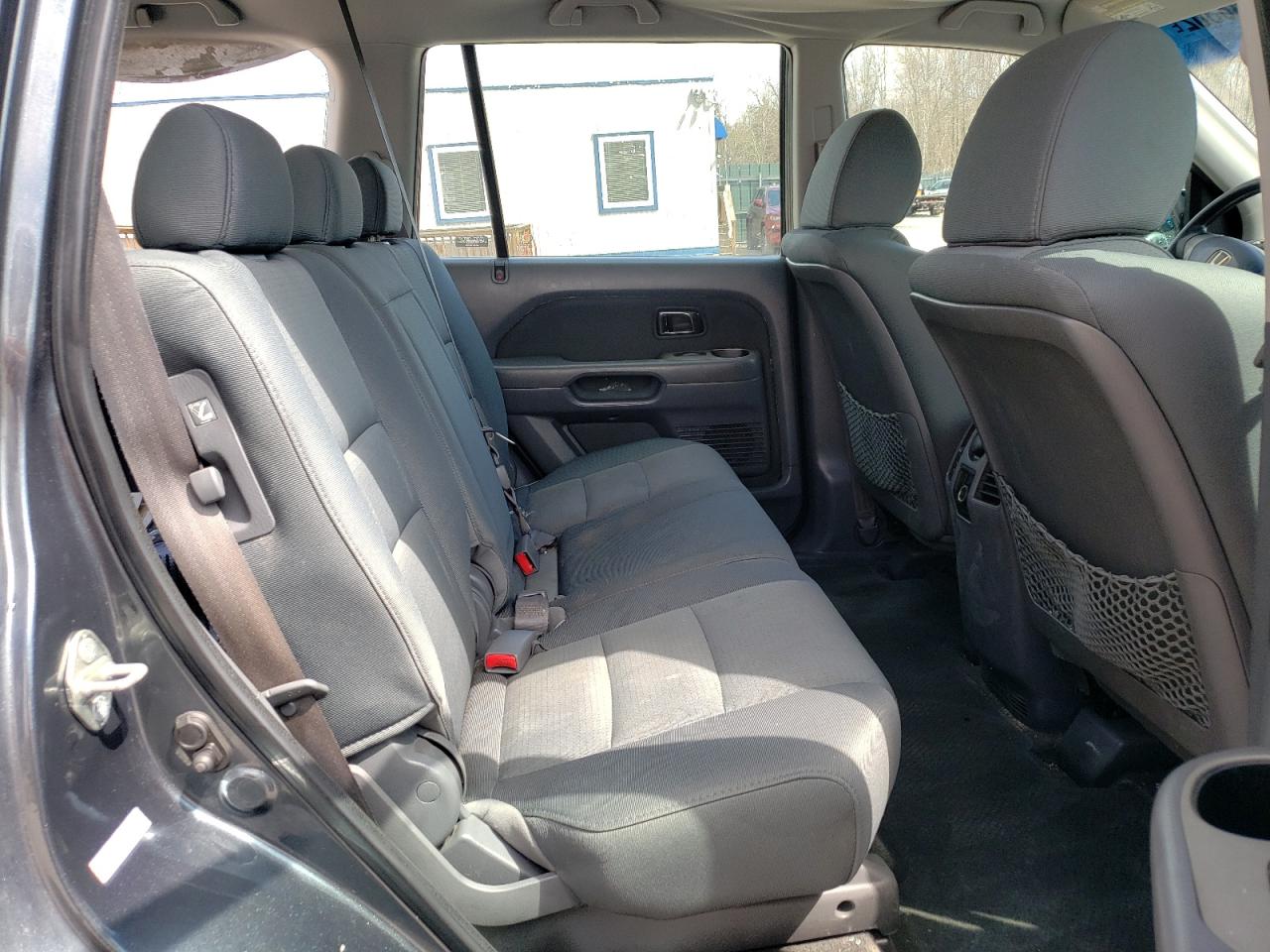 Photo 6 from auction – 2006 HONDA PILOT LX with VIN 2HKYF18156H554084