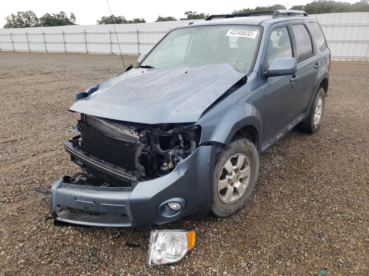 Photo 2 from auction – 2011 FORD ESCAPE LIM with VIN 1FMCU0EG6BKB98464