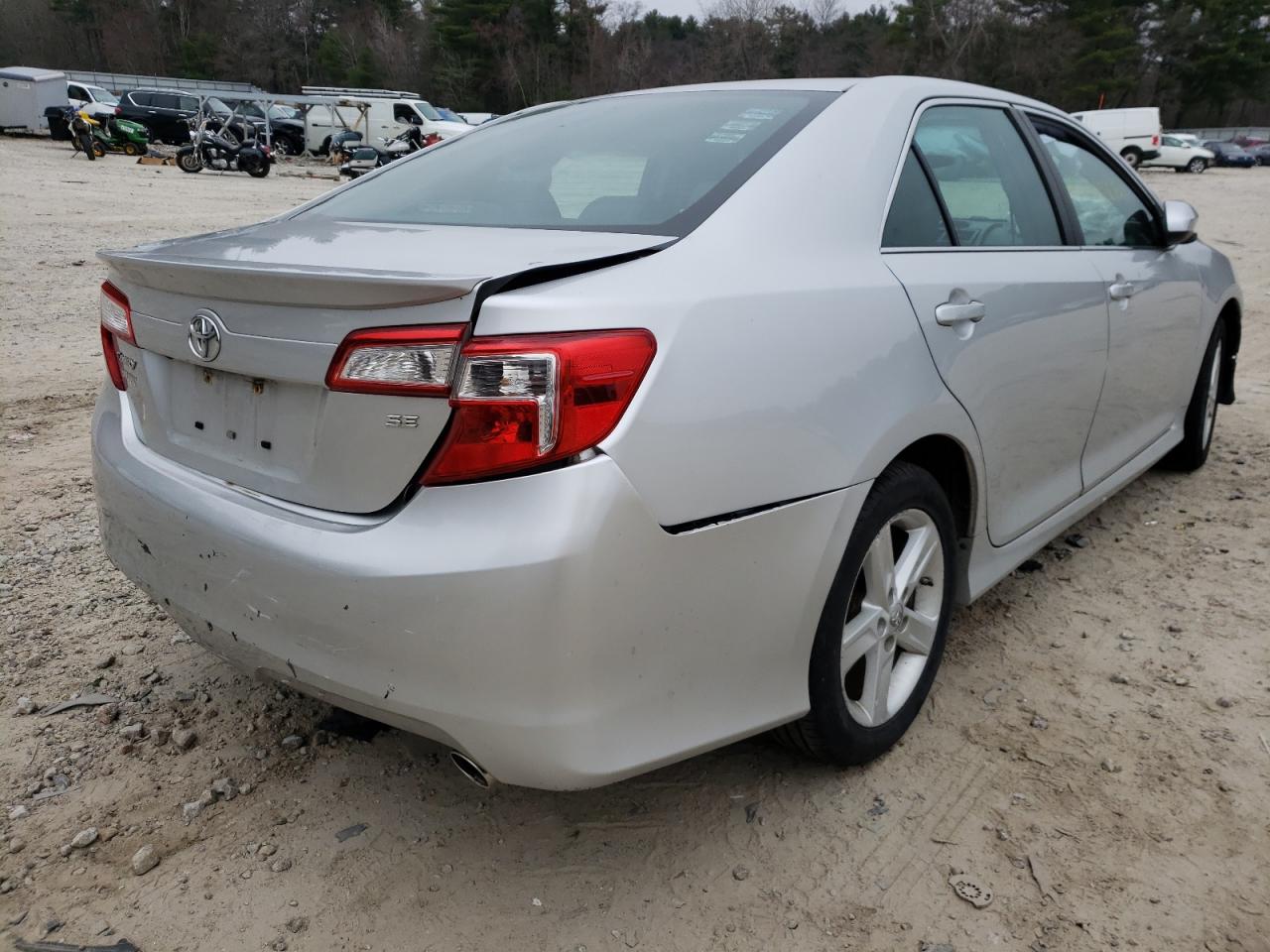 Photo 4 from auction – 2014 TOYOTA CAMRY L with VIN 4T1BF1FK1EU411358