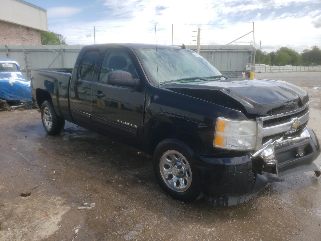 CHEVROLET silverado 2011 with VIN 1GCRCREA6BZ444390 - Photo from auction