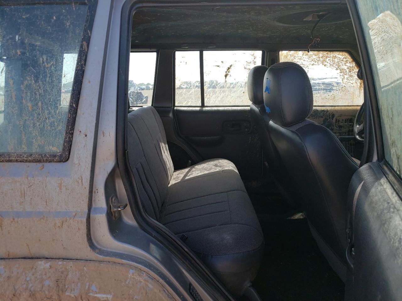 Photo 6 from auction – 2000 JEEP CHEROKEE C with VIN 1J4FF58S7YL232286