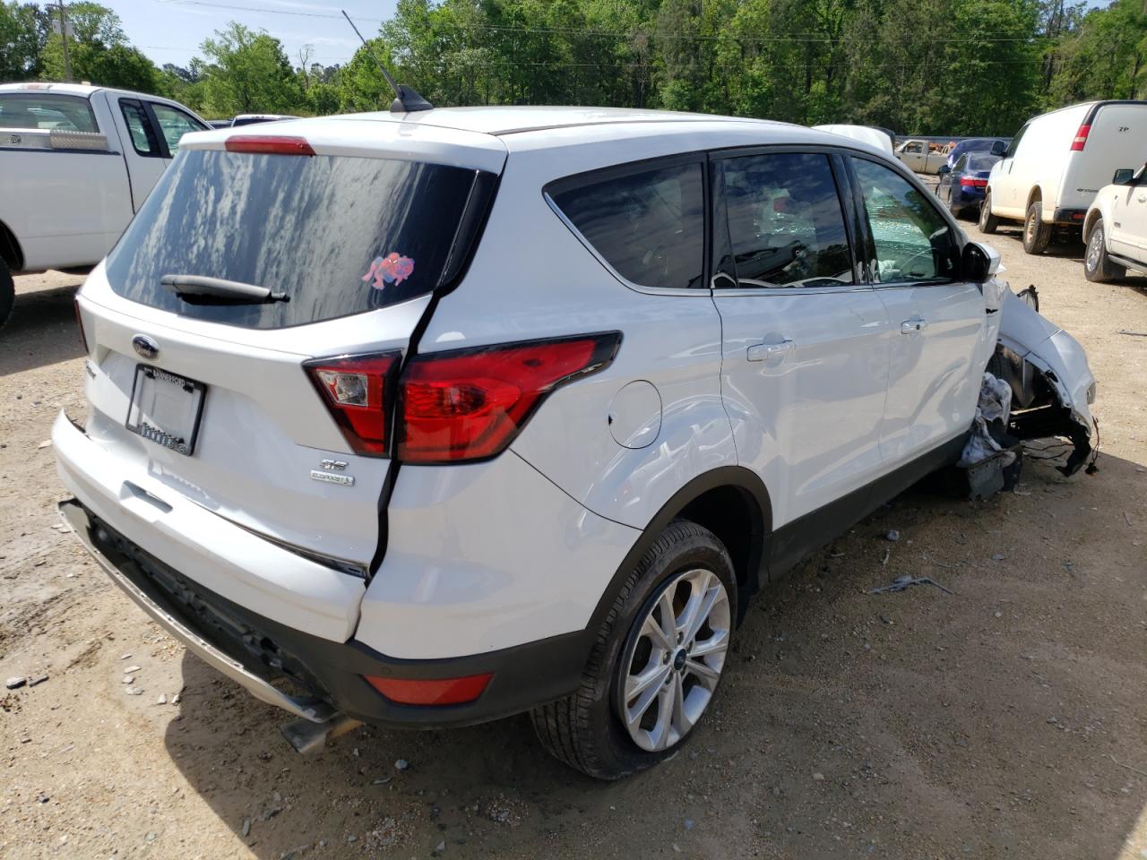 Photo 4 from auction – 2019 FORD ESCAPE SE with VIN 1FMCU0GD7KUA47902